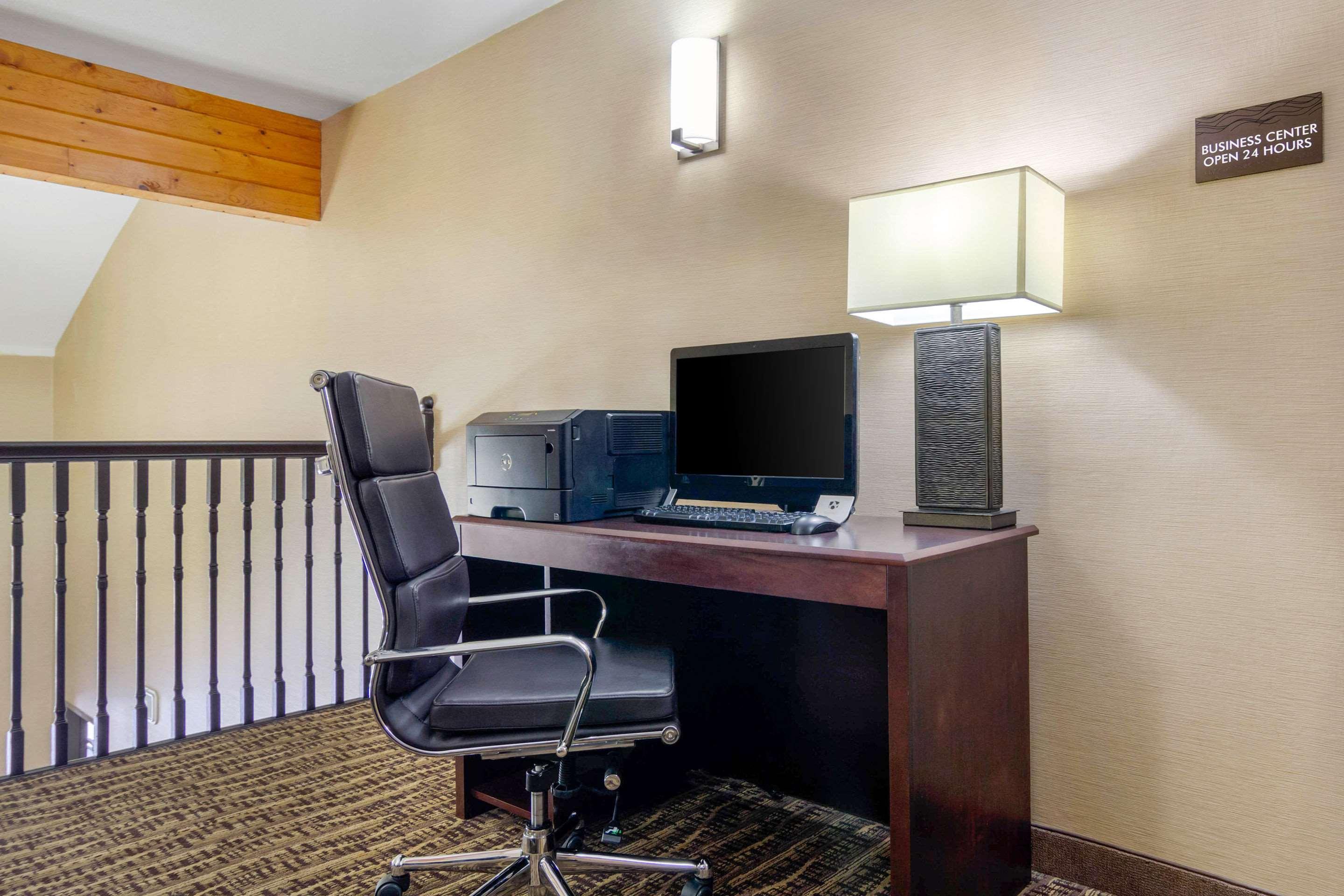Comfort Inn & Suites Greeley Exterior photo